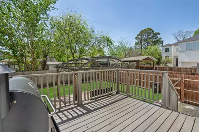 427 Yale Oaks Lane, Houston, TX 77091 - Photo 32