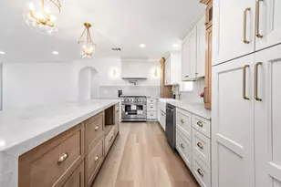 10814 Moonlight Dr, Houston, TX 77096 - Photo 2