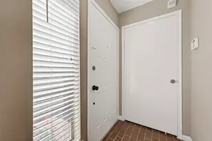 13884 Hollowgreen Dr, Houston, TX 77082 - Photo 4