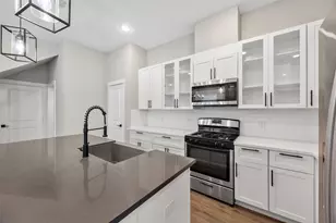 8451 Berry Brush Ln, Houston, TX 77022 - Photo 10