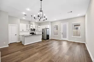 8451 Berry Brush Ln, Houston, TX 77022 - Photo 4