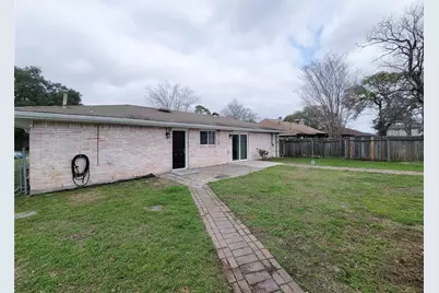 6439 Oaknut Drive, Houston, TX 77088 - Photo 32
