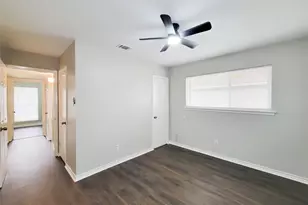 6439 Oaknut Dr, Houston, TX 77088 - Photo 14