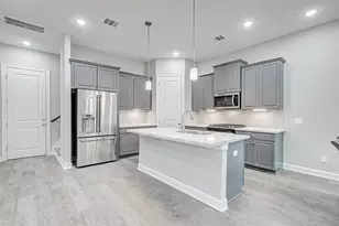 5105 Pine Reach Dr, Houston, TX 77018 - Photo 8
