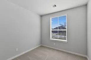 37 Shining Pt Dr, Waller, TX 77484 - Photo 6