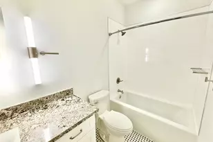 2102 Mechanic St, Galveston, TX 77550 - Photo 8