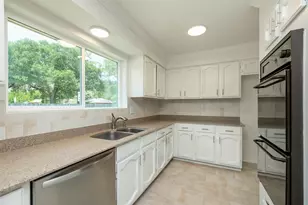 12326 Campos Dr, Houston, TX 77065 - Photo 16