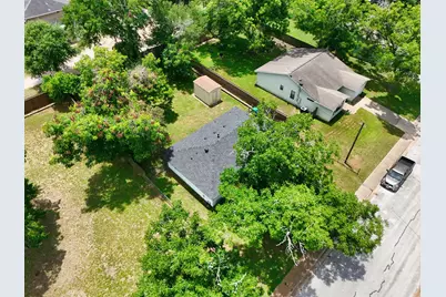 803 W First Street, Brenham, TX 77833 - Photo 28