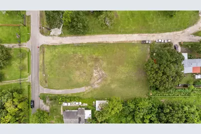 5006 Middleton, Baytown, TX 77520 - Photo 4