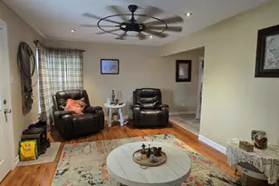 1206 Nelson St, Yoakum, TX 77995 - Photo 14