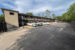 515 E Fm-517, Dickinson, TX 77539 - Photo 1