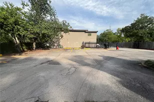 515 E Fm-517, Dickinson, TX 77539 - Photo 2