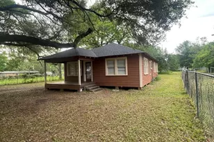 104 5th St, Trinity, TX 75862 - Photo 2