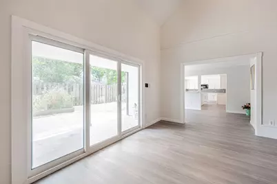 6215 Portal Drive, Houston, TX 77096 - Photo 10