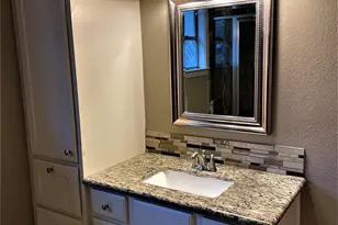 4033 Woodcraft St, Houston, TX 77025 - Photo 8