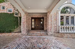 58 W Terrace Dr, Houston, TX 77007 - Photo 2
