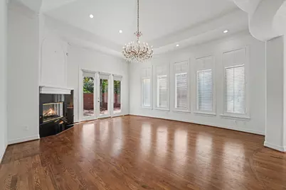 58 W Terrace Drive, Houston, TX 77007 - Photo 8
