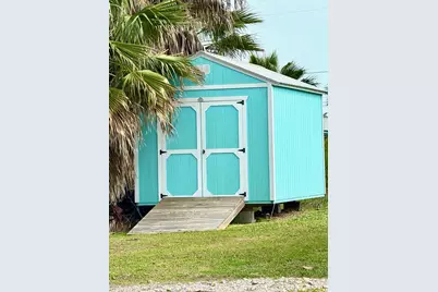 108 N Mae Circle, Crystal Beach, TX 77650 - Photo 6