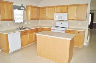 2606 Shearwater Ct, League City, TX 77573 - Photo 2