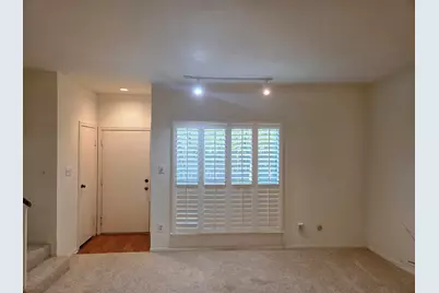 11711 Memorial Drive #203, Houston, TX 77024 - Photo 8