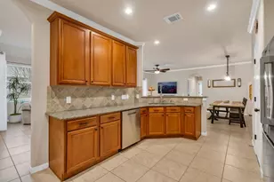 14 Fitzroy Pl, Conroe, TX 77384 - Photo 12