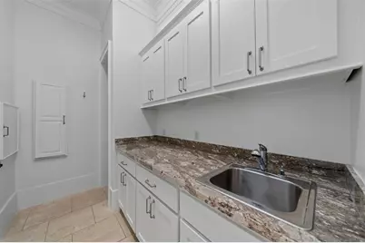 11714 Memorial Drive, Houston, TX 77024 - Photo 22