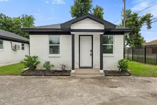 4116 Linn St, Houston, TX 77026 - Photo 1