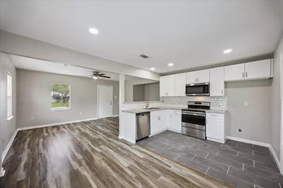 1011 12th 1/2 Street N, Texas City, TX 77590 - Photo 6