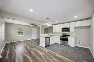1011 12th 1/2 Street N, Texas City, TX 77590 - Photo 6