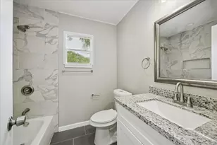 1011 12th 1/2 Street N, Texas City, TX 77590 - Photo 10