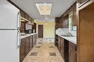 1576 County Rd 614, Dayton, TX 77535 - Photo 12