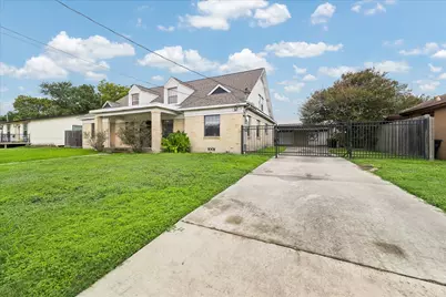 1330 Des Jardines Street, Houston, TX 77023 - Photo 26