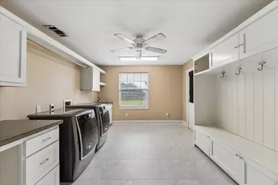 1330 Des Jardines Street, Houston, TX 77023 - Photo 6