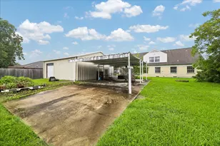 1330 Des Jardines St, Houston, TX 77023 - Photo 28
