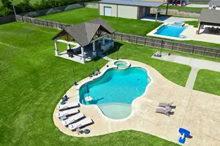 15211 Icet Crk Ave, Mont Belvieu, TX 77523 - Photo 44