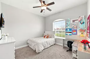 15211 Icet Crk Ave, Mont Belvieu, TX 77523 - Photo 36