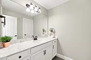 15211 Icet Crk Ave, Mont Belvieu, TX 77523 - Photo 32