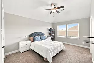 15211 Icet Crk Ave, Mont Belvieu, TX 77523 - Photo 32