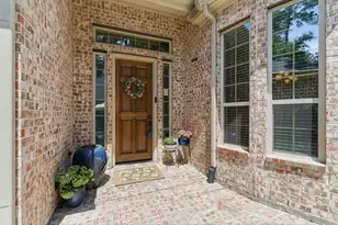 10 Little Falls Place, Tomball, TX 77375 - Photo 4