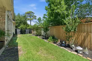 10 Little Falls Place, Tomball, TX 77375 - Photo 38