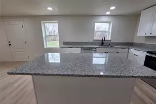 4607 Englewood St, Houston, TX 77026 - Photo 12
