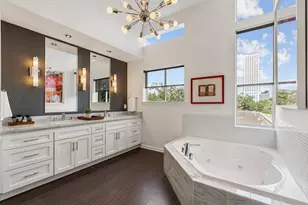 1319 Hawthorne St, Houston, TX 77006 - Photo 12