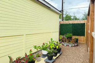 926 Rutland St, Houston, TX 77008 - Photo 16