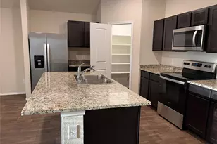 312 Comal Dr, Huntsville, TX 77340 - Photo 12