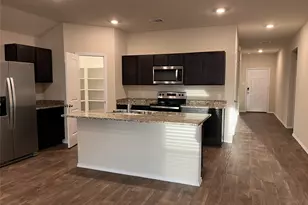 312 Comal Dr, Huntsville, TX 77340 - Photo 14
