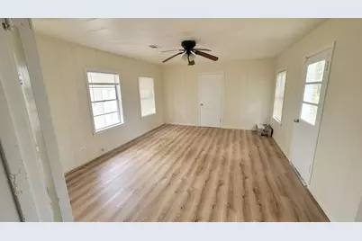 2717 Nichols Avenue, Bay City, TX 77414 - Photo 6