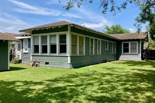 905 6th St, Orange, TX 77630 - Photo 2