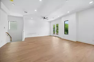 1325 W 22nd St, Houston, TX 77008 - Photo 12
