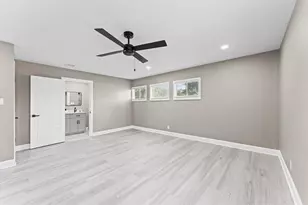 7718 Dillon St, Houston, TX 77061 - Photo 16