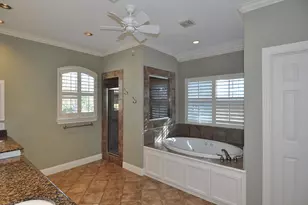 6215 Sutherland Square, Houston, TX 77081 - Photo 12